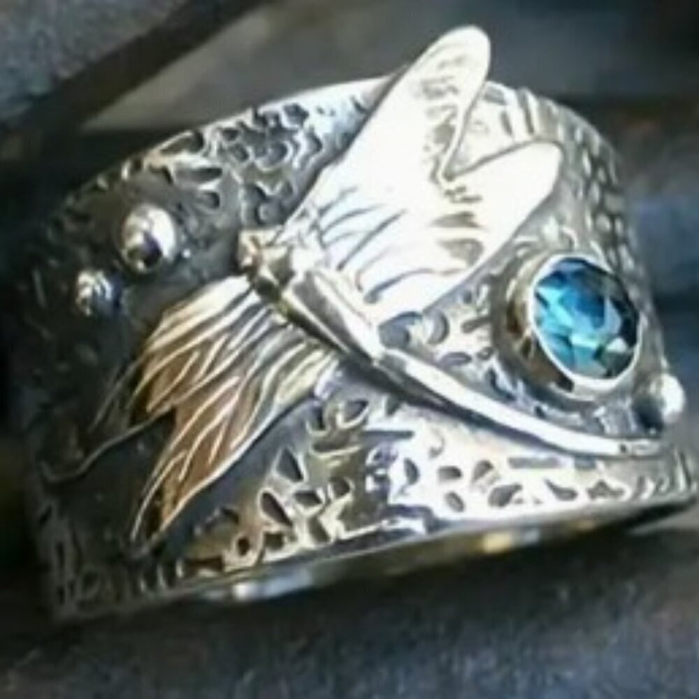Dragonfly Boho Retro-style Wide Ring Inlaid with Synthetic Sea Blue Gemstone